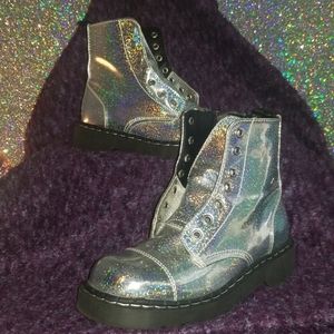 tuk holographic boots